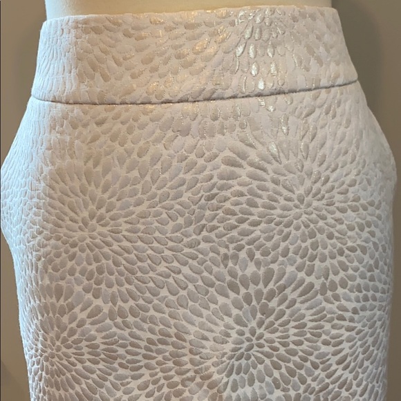 Loft size 6 pencil skirt - metallic detailing - Picture 3 of 8